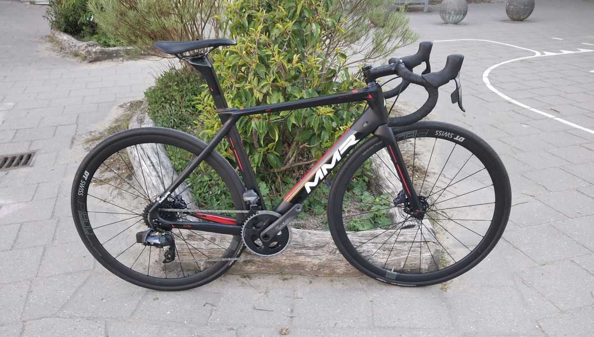 Aero racer met Sram Force Axs eTap Findyourbike