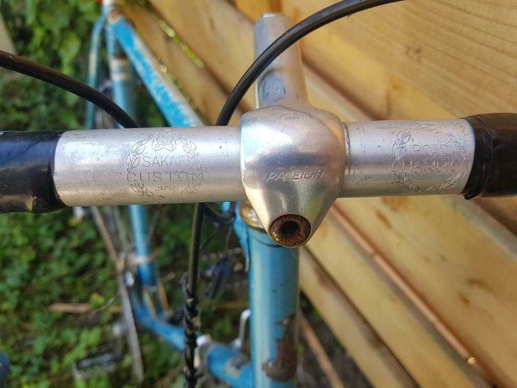 Retro Raleigh racefiets aan een opknapbeurt toe