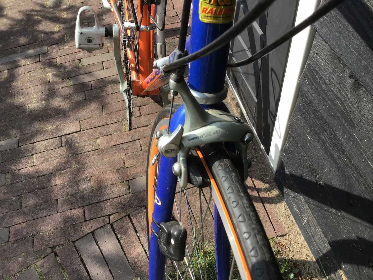 Raleigh racefiets, retro in blauw/oranje, framemaat 57