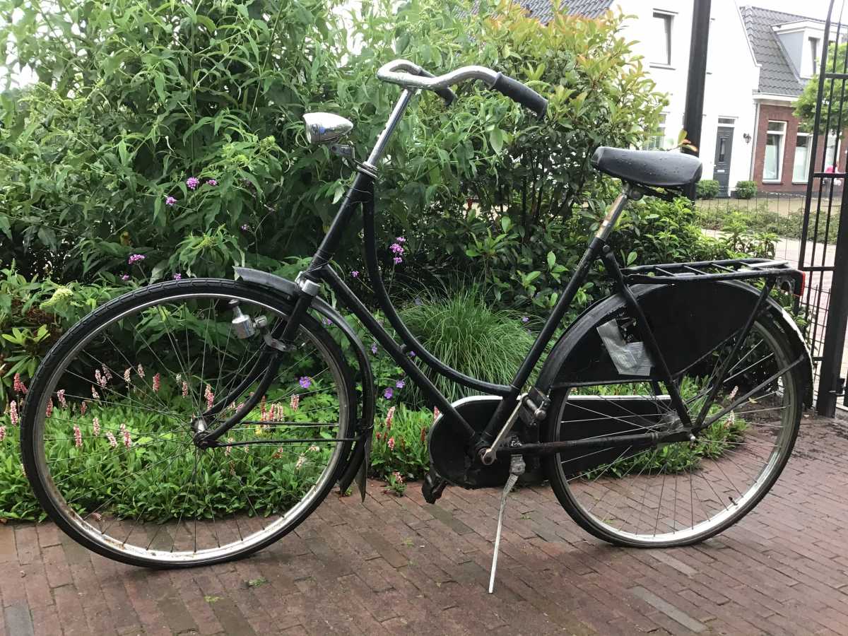 Oude omafiets (rond WOII), opknapper