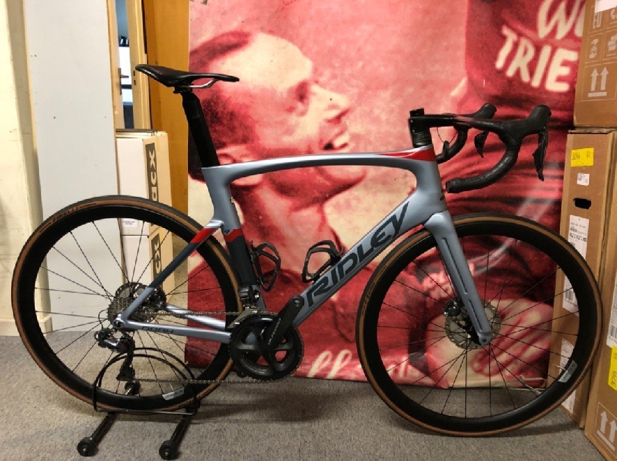 Ridley Noah Ultegra DI2 2x11 disc brake carbon wielen , grijs