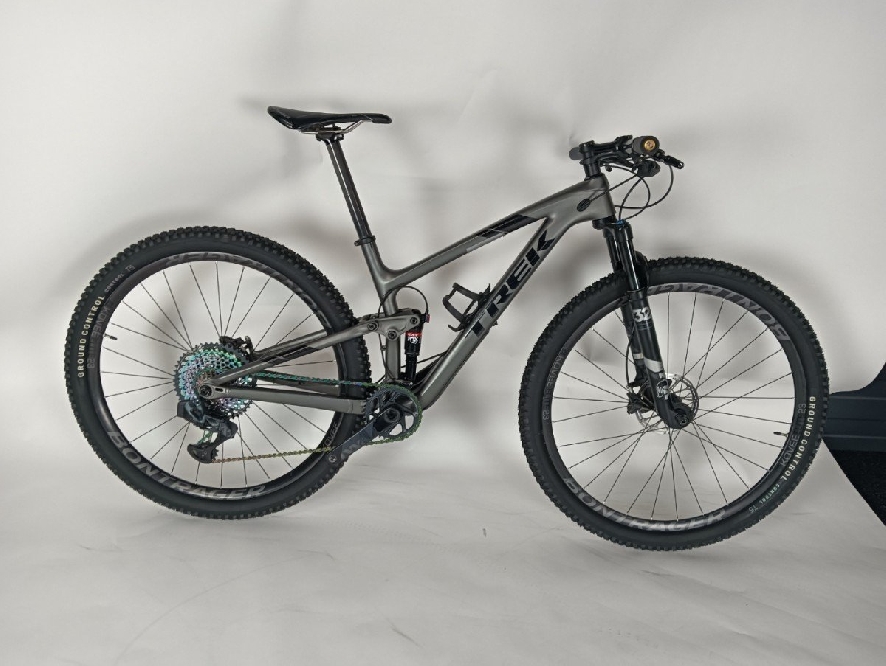 Trek Topfuel 9.8, zwart